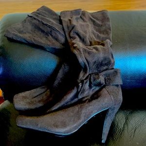 Jessica Simpson suede boots
